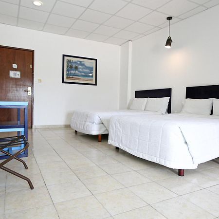Hotel & Suites Arges - Centro Chetumal Bagian luar foto