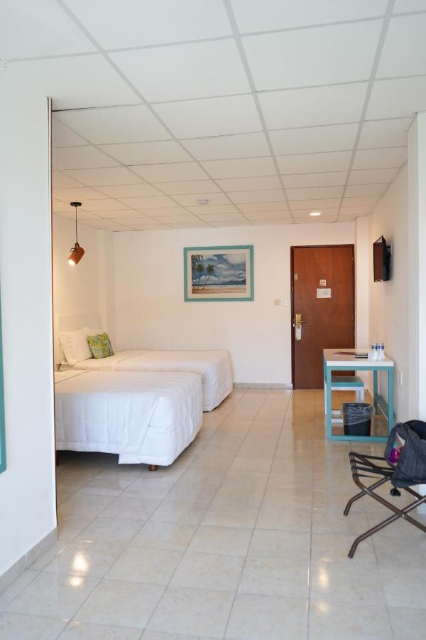 Hotel & Suites Arges - Centro Chetumal Bagian luar foto