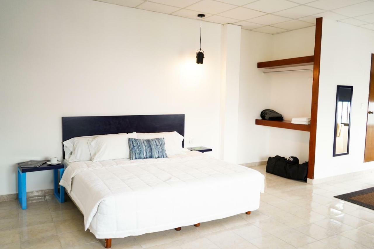 Hotel & Suites Arges - Centro Chetumal Bagian luar foto