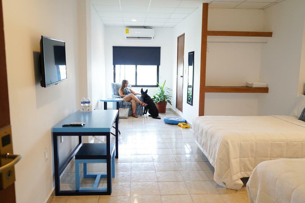 Hotel & Suites Arges - Centro Chetumal Bagian luar foto